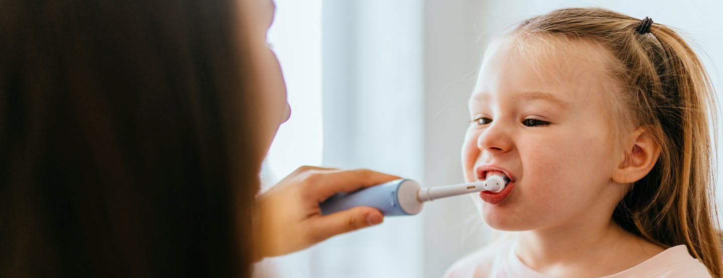 Elektrické zubné kefky: sú lepšia voľba pre deti?