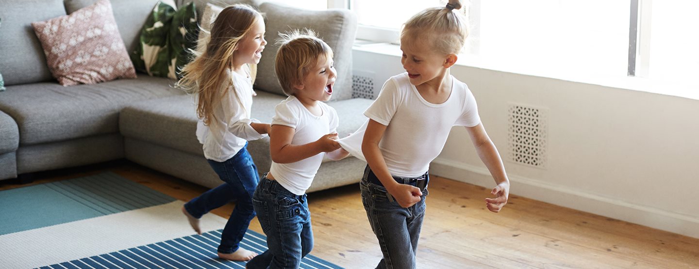 Pozor, zhoršuje sa počasie: nápady na detské hry pre všetky vekové kategórie v interiéri