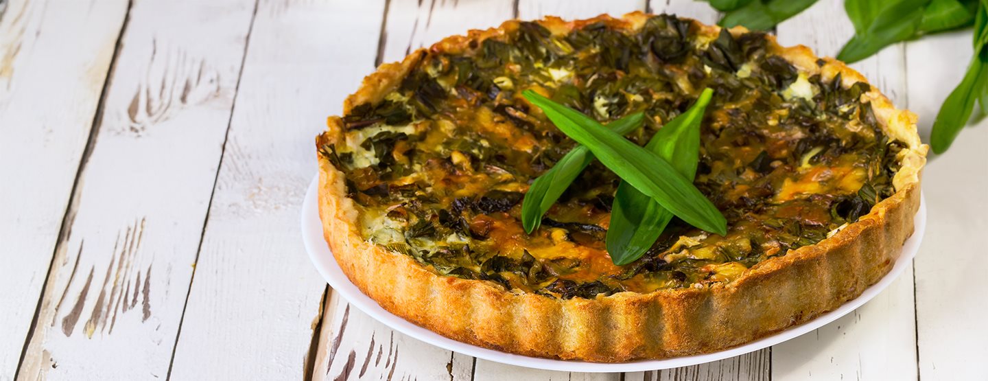 Recept na bezlepkový quiche s medvedím cesnakom