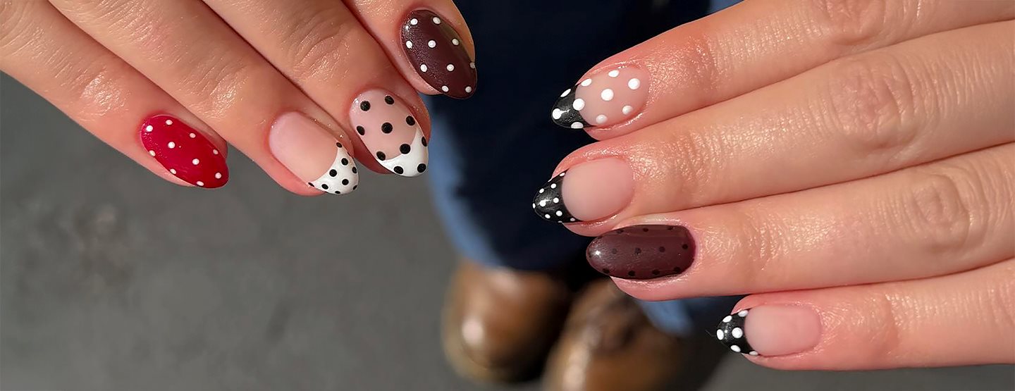 Najroztomilejši trend nechtov 2026: Polka Dot Nails