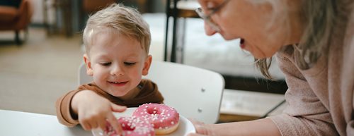 Ustavične sladkosti: Ako zastaviť starých rodičov bez konfliktu
