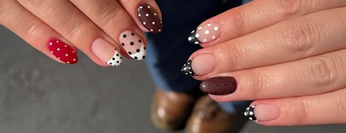 Najroztomilejši trend nechtov 2026: Polka Dot Nails