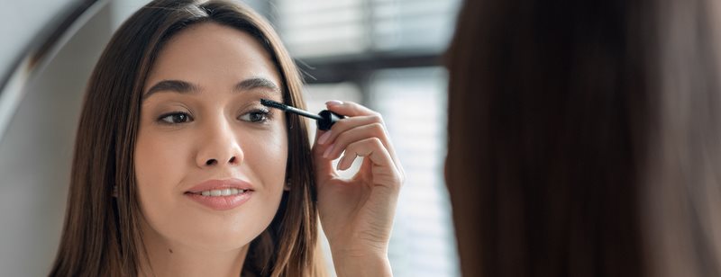 Geniálne beauty hacky: 4 TikTok trendy, ktoré rozžiaria vaše oči